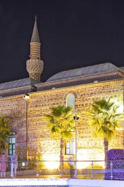 Noite Foto de Mesquita Dzhumaya e estádio romano na cidade de Plov — Fotografia de Stock