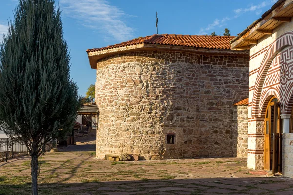Monasterio medieval de Gigintsy St. Kozma y Damyan, Bulgaria — Foto de Stock