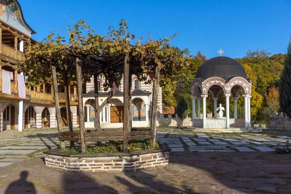 Middeleeuwse Gigintsy klooster St. Kozma en Damyan, Bulgarije — Stockfoto