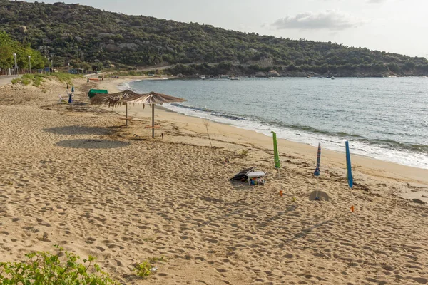 Paysage marin avec Griavas Beach à la péninsule de Sithonia, Chalcidique, G — Photo