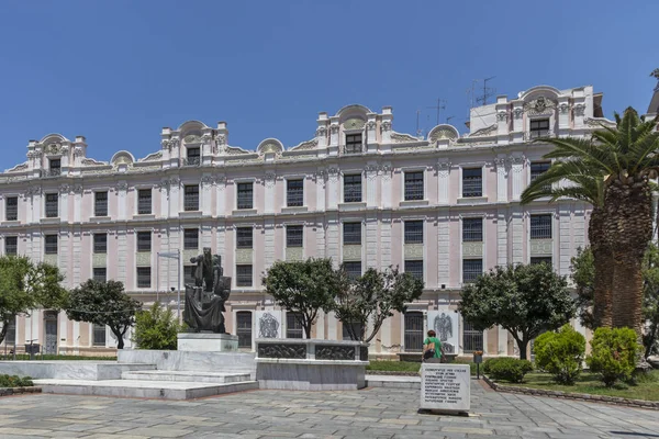 Typische straat en huizen in het centrum van de stad Kavala, Greec — Stockfoto