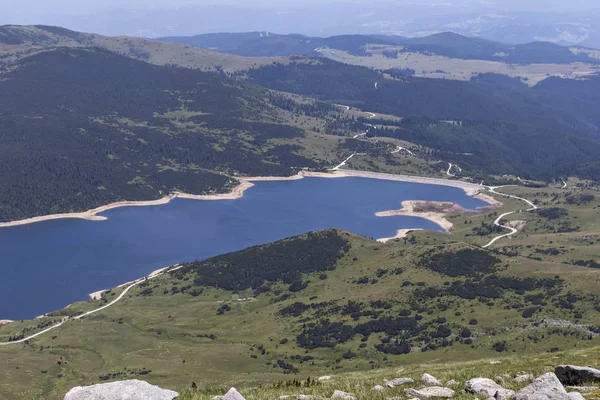 Пейзаж дамбы Белмекен, гора Рила, Болгария — стоковое фото