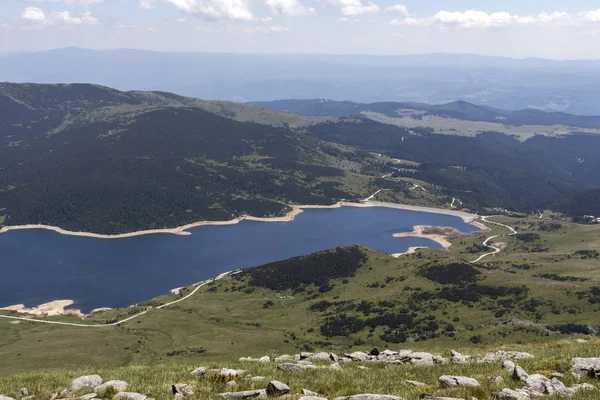 Represa de Belmeken, Montaña Rila, Bulgaria — Foto de Stock