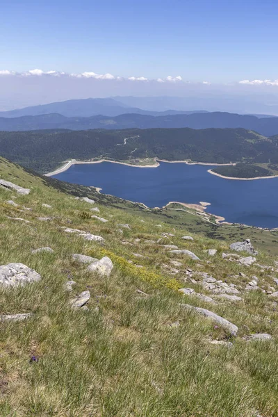 Пейзаж греблі Белмекен, Рила гора, Болгарія — стокове фото