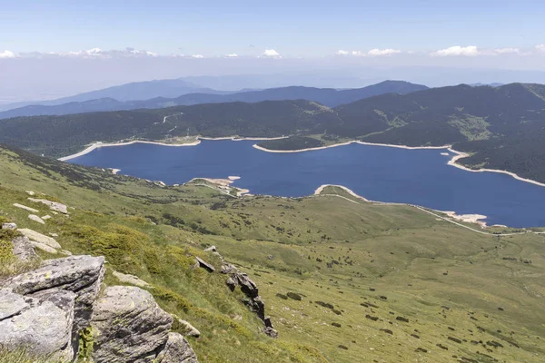 Belmeken Barajı manzarası, Rila dağı, Bulgaristan — Stok fotoğraf