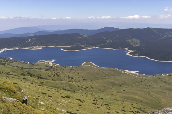 Belmeken Barajı manzarası, Rila dağı, Bulgaristan — Stok fotoğraf