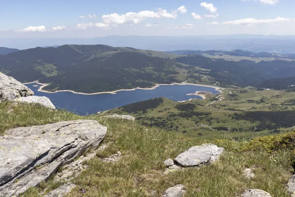 Belmeken Barajı manzarası, Rila dağı, Bulgaristan — Stok fotoğraf
