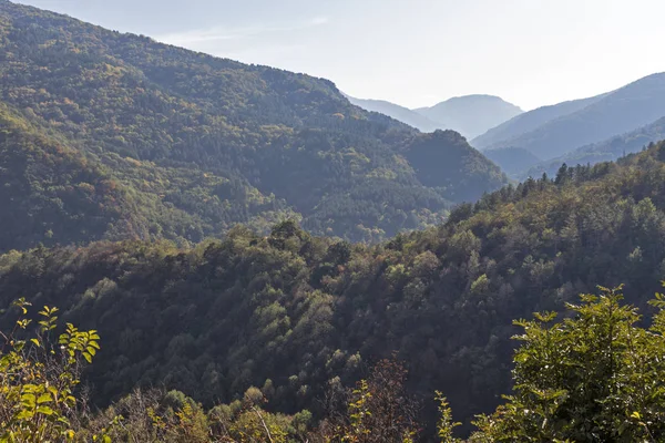 Paisaje otoñal de las montañas Rhodope, Bulgaria — Foto de Stock