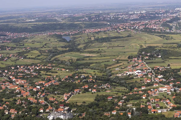 Sırbistan 'ın Avala Kulesi' nden inanılmaz panoramik manzara — Stok fotoğraf