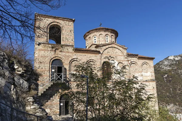 Εκκλησία σε ερείπια φρουρίου του Ασέν, Ασένοβγκραντ, Βουλγαρία — Φωτογραφία Αρχείου