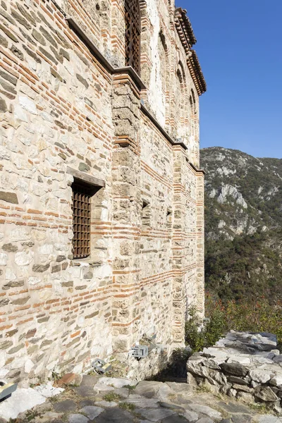 Iglesia en ruinas de la Fortaleza de Asen, Asenovgrad, Bulgaria — Foto de Stock