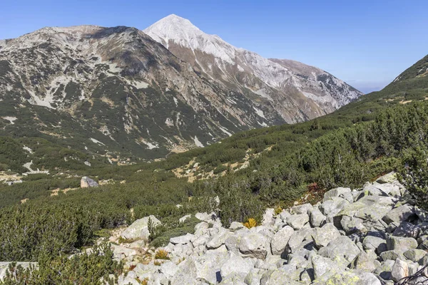 Landscape with Vihren Peak, Pirin Mountain, Bulgaria — Stock Photo, Image