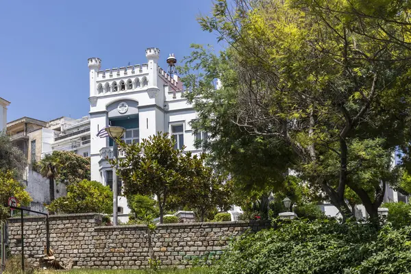 Bouw van het gemeentehuis in het centrum van Kavala, Griekenland — Stockfoto