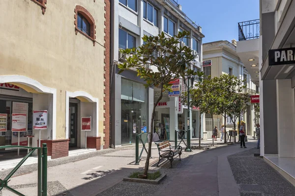 Typische straat en huizen in het centrum van de stad Kavala, Greec — Stockfoto