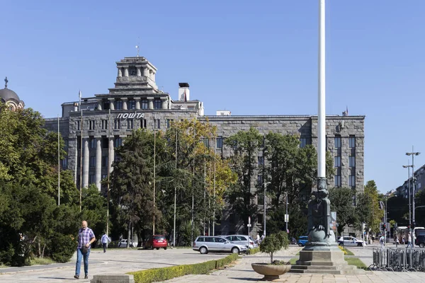 Belgrad, Sırbistan - 12 Ağustos 2019: Sırbistan 'ın başkenti Belgrad' da Merkez Postane Binası