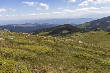 Belmeken Peak yakınlarındaki manzara, Rila dağı, Bulgaristan