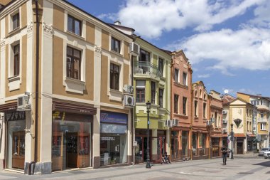Plovdiv şehrinin yaya caddesinde sokak ve evler