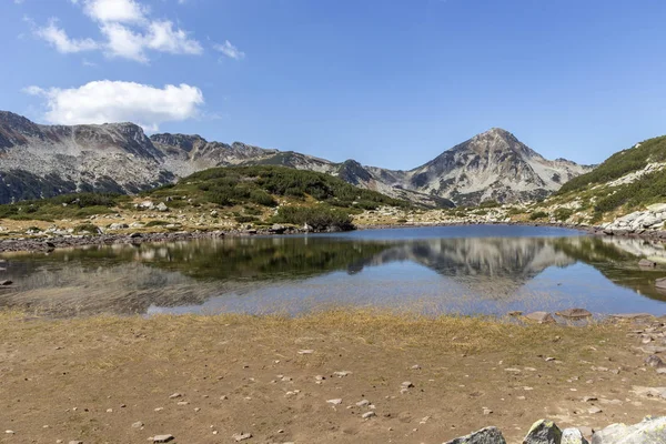 Danau katak dan puncak Muratov, Pirin Mountain, Bulgaria — Stok Foto