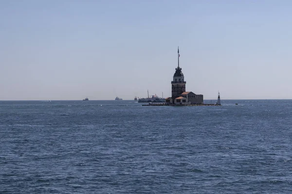 Panorama dal Bosforo alla città di Istanbul e alla Torre della Vergine — Foto Stock