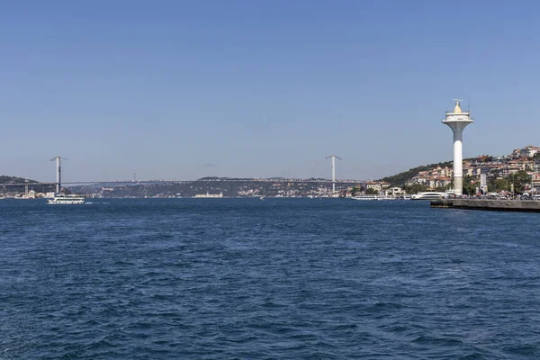 Úžasné panorama od Bosporu po město Istanbul — Stock fotografie