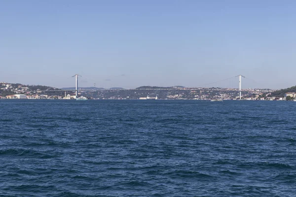 Удивительная панорама от Босфора до Стамбула — стоковое фото
