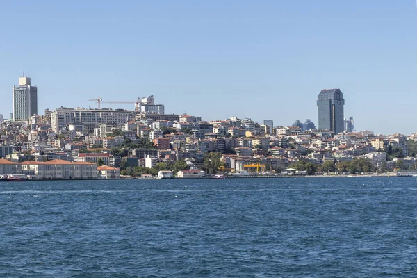 Удивительный путь от Босфора до Стамбула — стоковое фото