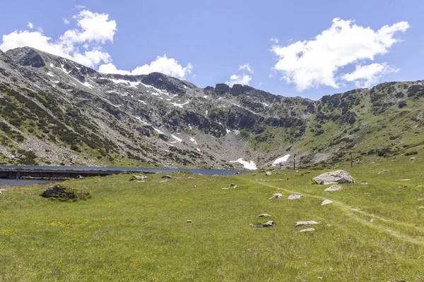 Os lagos de peixe (Ribni Ezera) na montanha de Rila, Bulgária — Fotografia de Stock