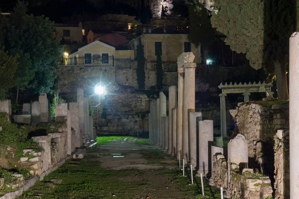 Photo de nuit de l'Agora romaine à Athènes, Attique, Grèce — Photo