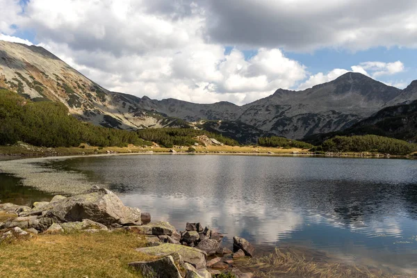Paisaje Otoñal Del Lago Muratovo Hvoynato Montaña Pirin Bulgaria — Foto de Stock