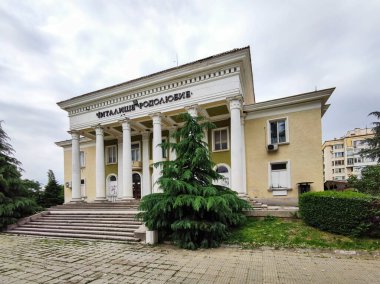 ASENOVGRAD, BULGARIA - 18 Mayıs 2020: Bulgaristan 'ın Filibe Bölgesi, Asenovgrad şehir merkezi