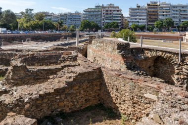 Selanik, Yunanistan - 22 Eylül 2019: Yunanistan 'ın orta kesimindeki Selanik kentinde Roma Forumu kalıntıları