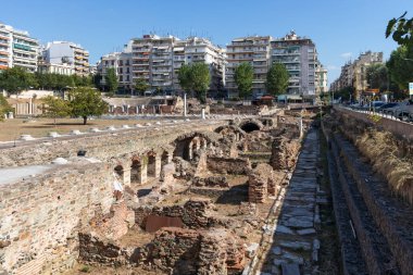 Selanik, Yunanistan - 22 Eylül 2019: Yunanistan 'ın orta kesimindeki Selanik kentinde Roma Forumu kalıntıları