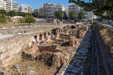 Selanik, Yunanistan - 22 Eylül 2019: Yunanistan 'ın orta kesimindeki Selanik kentinde Roma Forumu kalıntıları