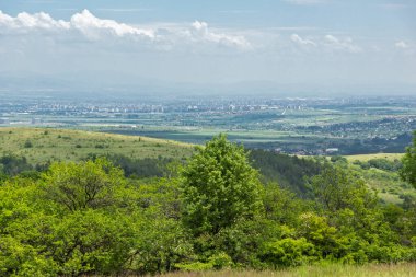 Lyulin Dağı 'nın bahar manzarası, Sofya Şehir Bölgesi, Bulgaristan