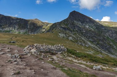 Bulgaristan 'ın Yedi Rila Gölü yakınlarındaki Rila Mountan' ın inanılmaz manzarası