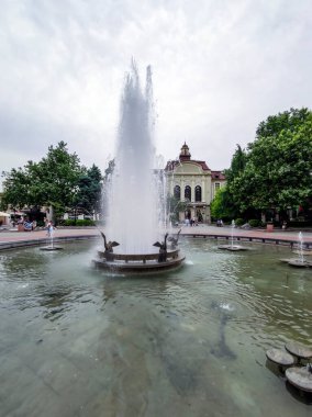 PLOVDIV, BULGARIA - 19 Mayıs 2020: Bulgaristan 'ın Plovdiv kentinde Glavnata olarak bildiğim Knyaz Alexander caddesi