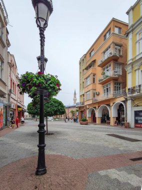 PLOVDIV, BULGARIA - 19 Mayıs 2020: Bulgaristan 'ın Plovdiv kentinde Glavnata olarak bildiğim Knyaz Alexander caddesi