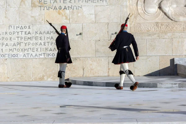 Athens Greece January 2017 Evzones Presidential Ceremonial Guards Tomb Unknown — Stock Photo, Image