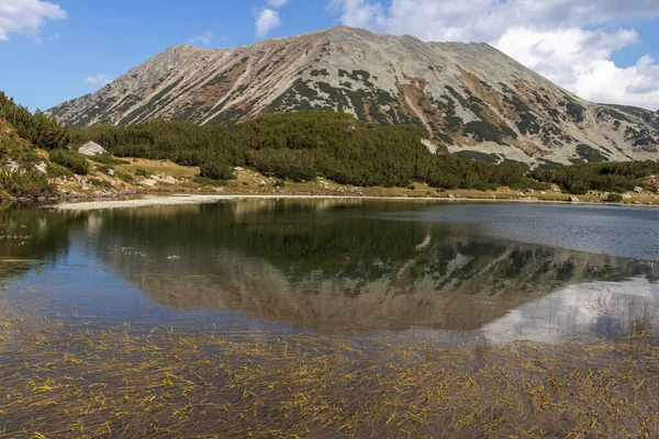 Lanskap Musim Gugur Danau Muratovo Dan Puncak Todorka Pirin Mountain — Stok Foto