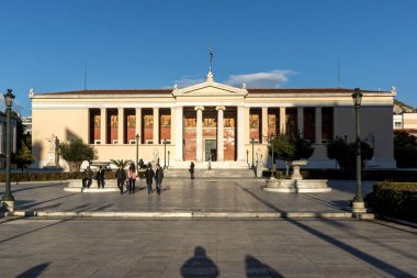 ATİNA, GREECE - 19 HAZİRAN 2017: Atina Üniversitesi, Attica, Yunanistan 'ın günbatımı