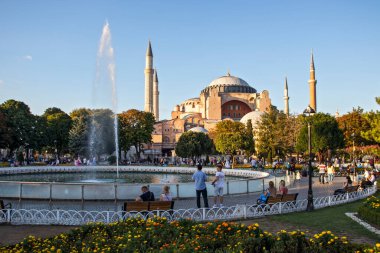 İSTANBUL, TURKEY - 27 Temmuz 2019: İstanbul, Türkiye 'deki Ayasofya Müzesi' nin günbatımı
