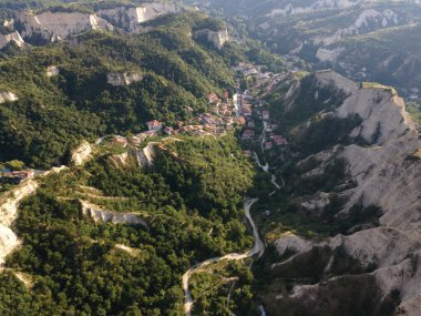 Melnik kum piramitlerinin hava manzarası, Blagoevgrad bölgesi, Bulgaristan