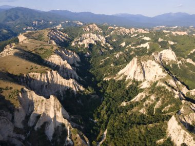 Melnik kum piramitlerinin hava manzarası, Blagoevgrad bölgesi, Bulgaristan