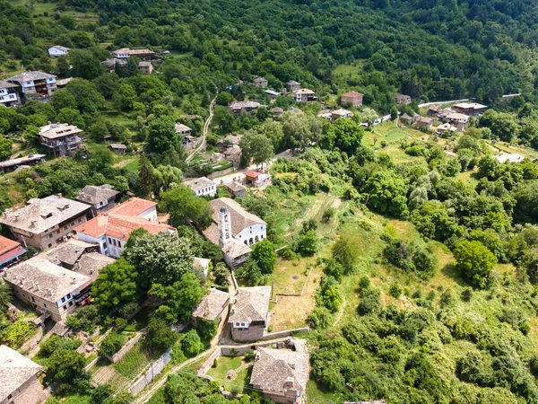 Letecký Pohled Vesnici Kovachevitsa Autentickými Domy Devatenáctého Století Blagoevgrad Region — Stock fotografie