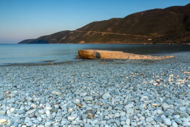 Yunanistan 'ın İyon Adaları' ndaki Vasiliki, Lefkada köyünde inanılmaz bir gün batımı yaşanıyor.