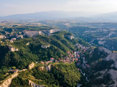 Bulgaristan 'ın Blagoevgrad bölgesinin tarihi Melnik kasabasının hava manzarası