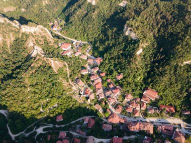 Bulgaristan 'ın Blagoevgrad bölgesinin tarihi Melnik kasabasının hava manzarası