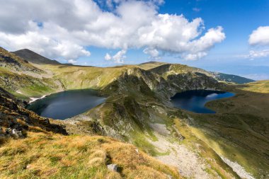 Yedi Rila Gölünün panoramik manzarası, Rila Dağı, Bulgaristan