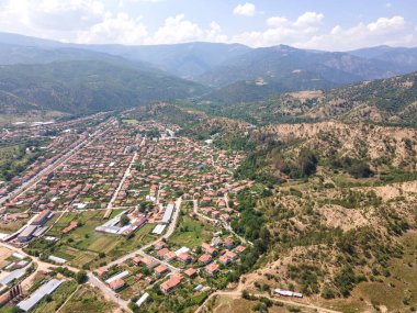 Bulgaristan 'ın Blagoevgrad bölgesinin Kresna kentinin hava manzarası