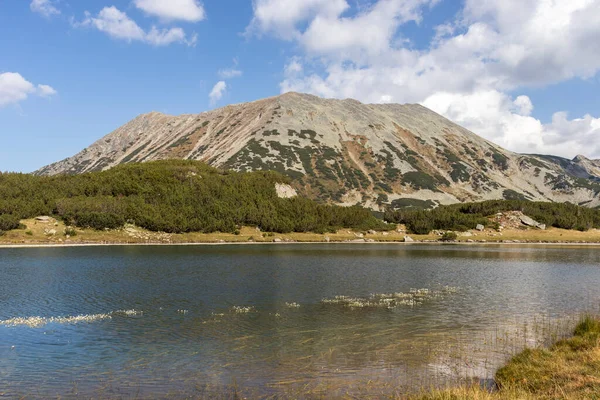 Paisaje Otoñal Del Lago Muratovo Montaña Pirin Bulgaria — Foto de Stock